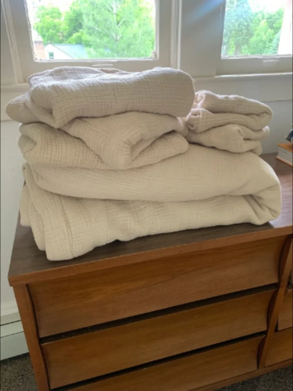 Parachute Organic Cotton “Cloud” King/Cal King Duvet & 5 Pillow Set in “Bone”